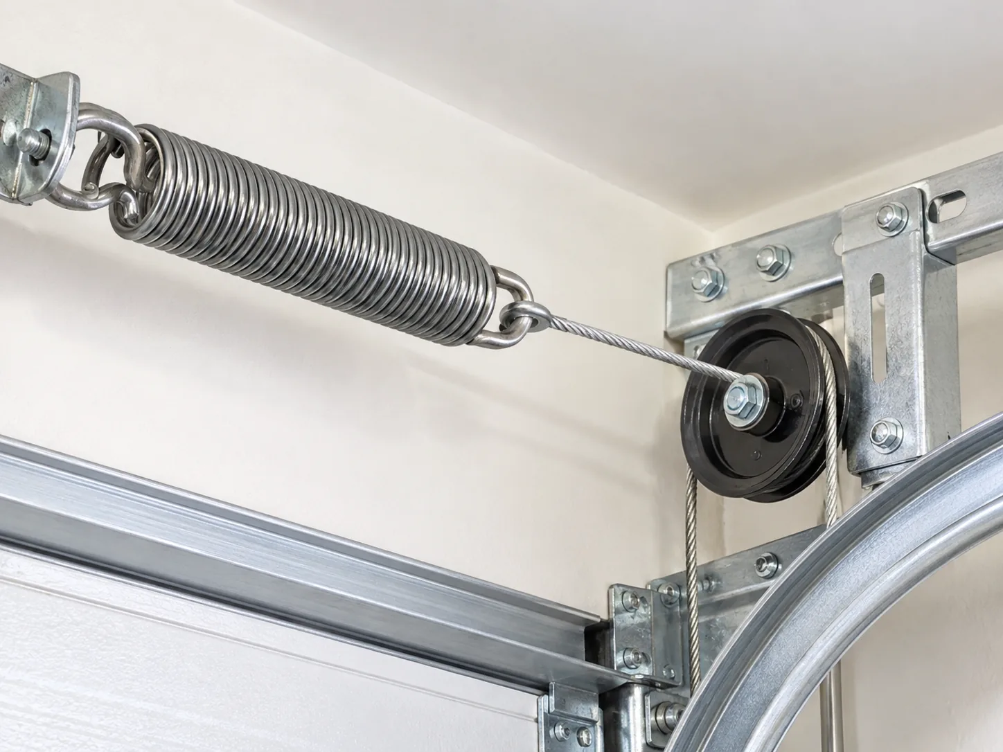 Cable Repair for Castle Pines Village Garage Doors in Greenwood Village